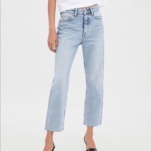 ZARA HIGH WAIST STRAIGHT LEG JEANS (size 2)